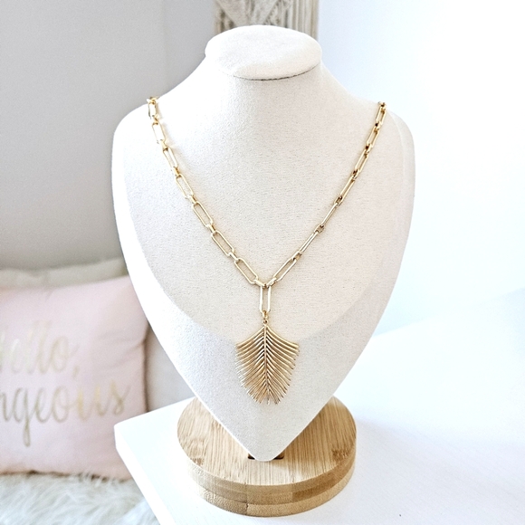 Loft | Gold Leaf Pendant Necklace NEW - Picture 1 of 6